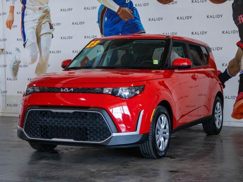 Used 2023 Kia Soul LX image 20