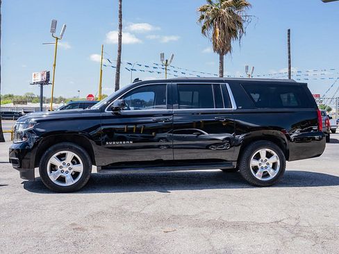 Used 2018 Chevrolet Suburban LT image 8