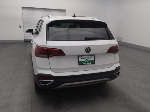 Used 2024 Volkswagen Taos SE image 6