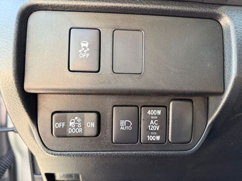 Used 2023 Toyota Tacoma TRD Off-Road w/ Black Out Package (TMS) AWD/4WD image 19