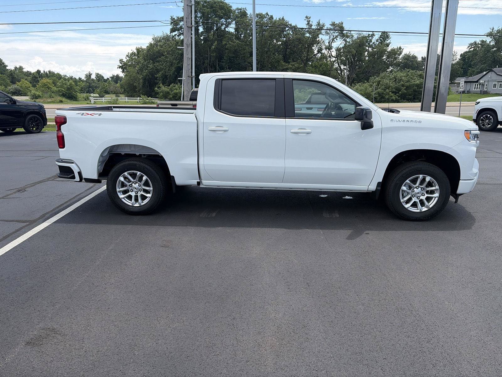 New 2026 Chevrolet Silverado 1500 RST w/ Convenience Package II AWD/4WD image 2