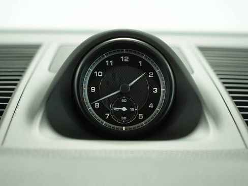 Certified 2025 Porsche Macan image 35