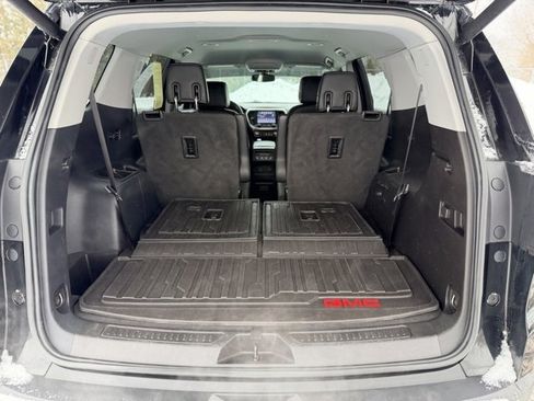 Used 2019 GMC Acadia SLT w/ Black Edition image 28