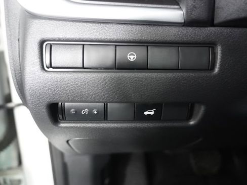 Used 2023 Nissan Rogue SV w/ SV Premium Package image 26