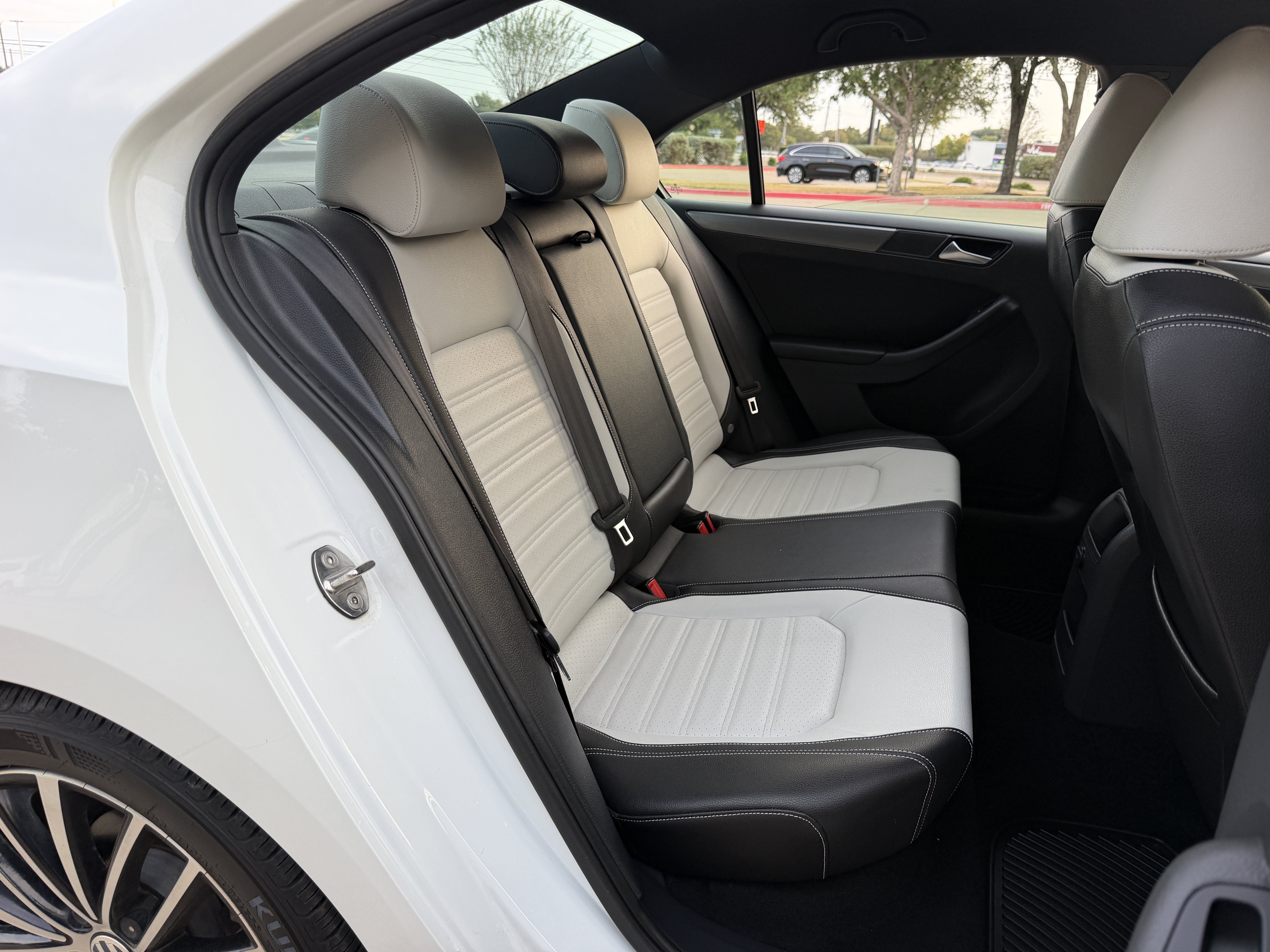 Used 2016 Volkswagen Jetta Sport FWD image 13
