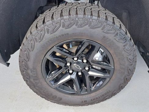 Used 2025 Chevrolet Silverado 1500 Custom Trail Boss AWD/4WD image 32