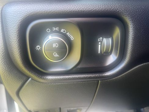 Used 2021 RAM 2500 Big Horn w/ Level 1 Equipment Group image 18