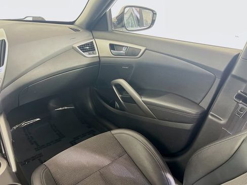 Used 2016 Hyundai Veloster w/ Option Group 02 FWD image 23