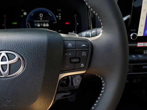 New 2026 Toyota Camry SE FWD image 21