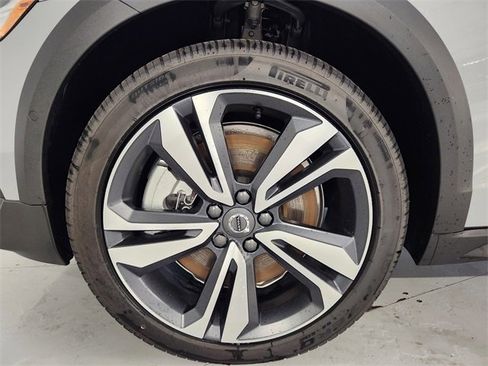 New 2026 Volvo V60 B5 Cross Country Plus w/ Protection Package Premier image 8