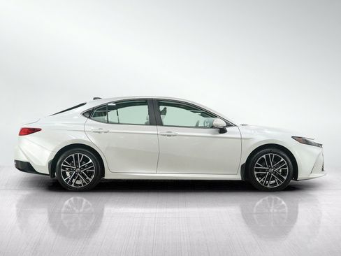Used 2026 Toyota Camry XLE AWD/4WD image 6