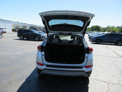 Used 2017 Hyundai Tucson Value FWD image 8