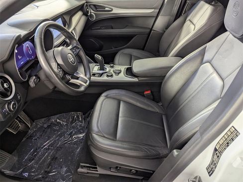 Used 2024 Alfa Romeo Stelvio Ti image 10