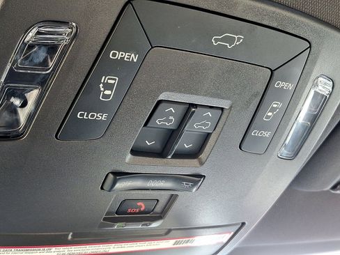 Certified 2023 Toyota Sienna XLE image 28