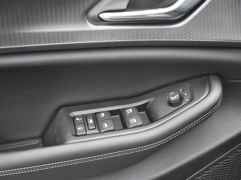 Used 2025 Jeep Grand Cherokee L Altitude image 17