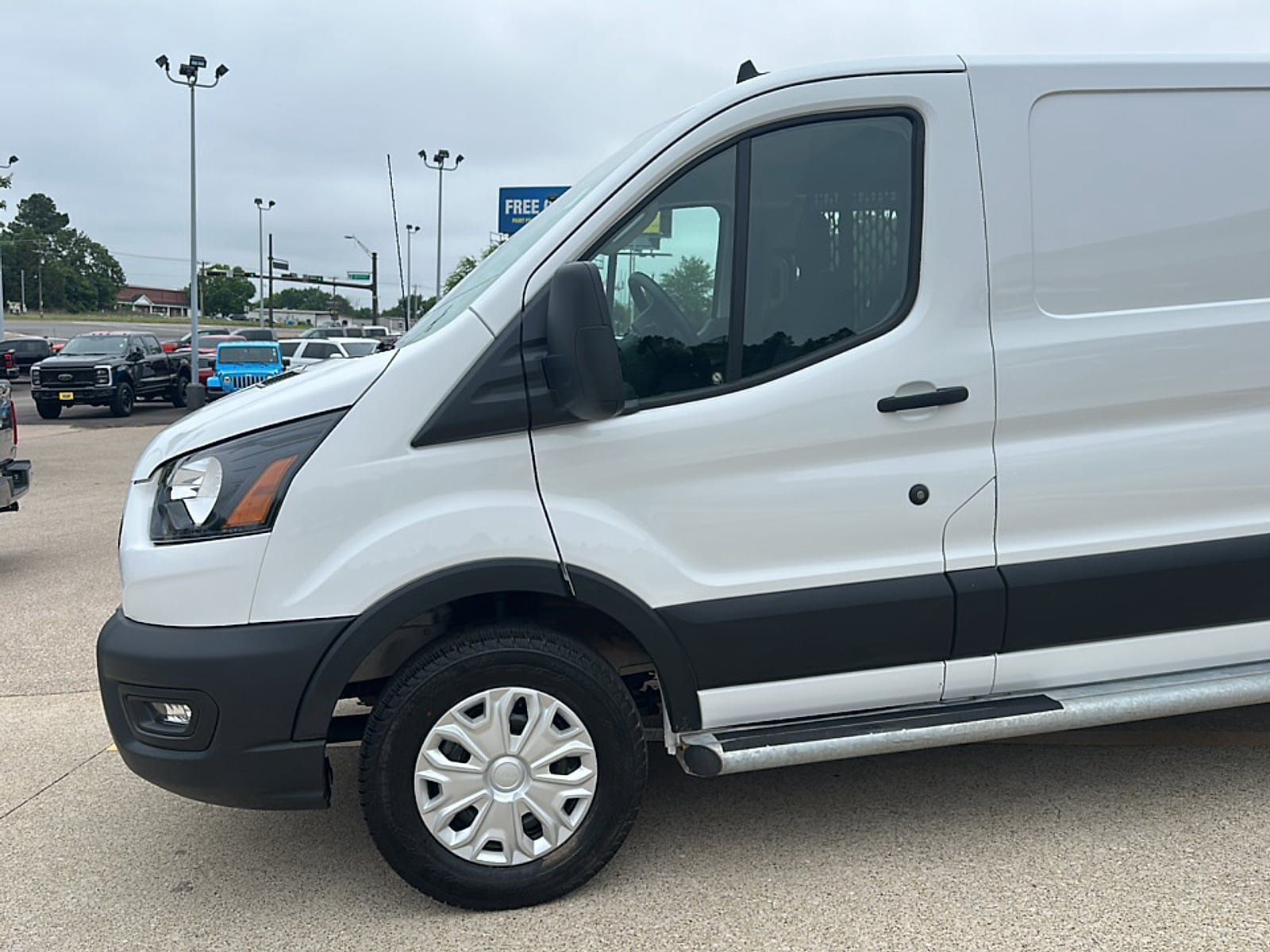 Used 2025 Ford Transit 250 Low Roof w/ Exterior Upgrade Package RWD image 5
