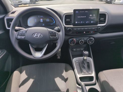 Used 2026 Hyundai Venue SE FWD image 27