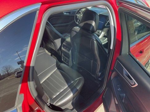 Used 2024 Ford Edge SEL w/ Convenience Package image 5