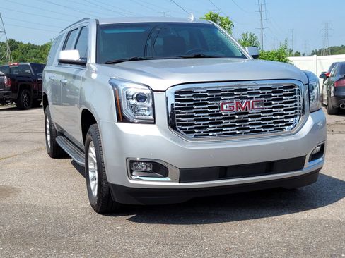 Used 2019 GMC Yukon XL SLT RWD image 3