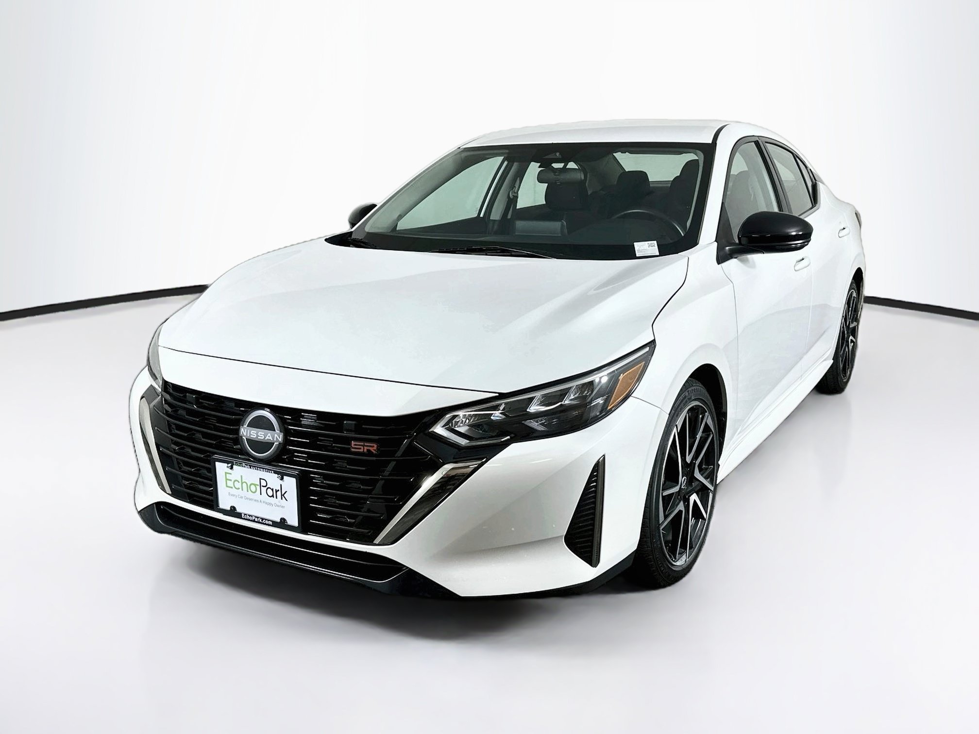 Used 2025 Nissan Sentra SR FWD image 3