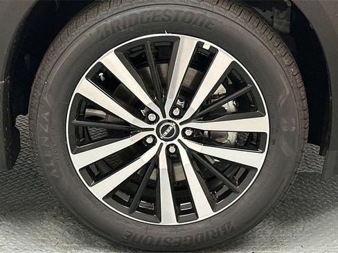 New 2025 Nissan Pathfinder Platinum w/ Cargo Package image 14