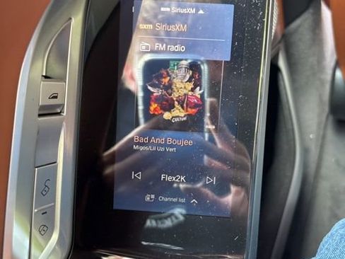 Used 2025 BMW 750e xDrive image 20