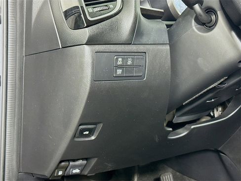 Used 2014 MAZDA MAZDA3 i Touring image 11
