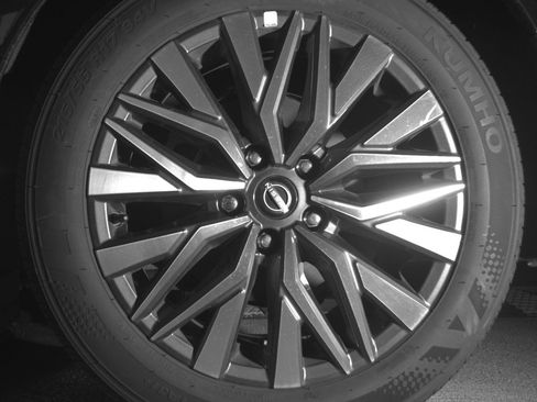 Used 2025 Nissan Altima 2.5 SV FWD image 14