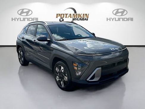Certified 2025 Hyundai Kona SEL image 3