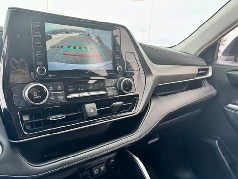 Used 2021 Toyota Highlander LE image 33