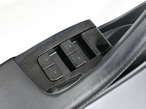 Used 2018 Tesla Model 3 Long Range AWD/4WD image 18