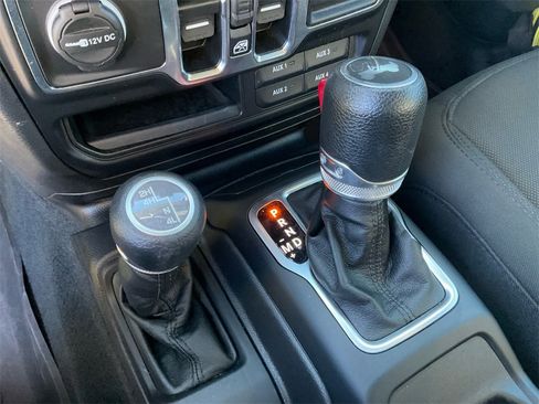 Used 2023 Jeep Wrangler Unlimited Sport image 29