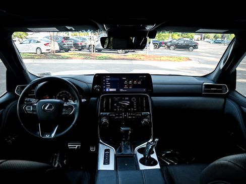 Used 2023 Lexus LX 600 F Sport w/ Accessory Package (Z1) AWD/4WD image 29