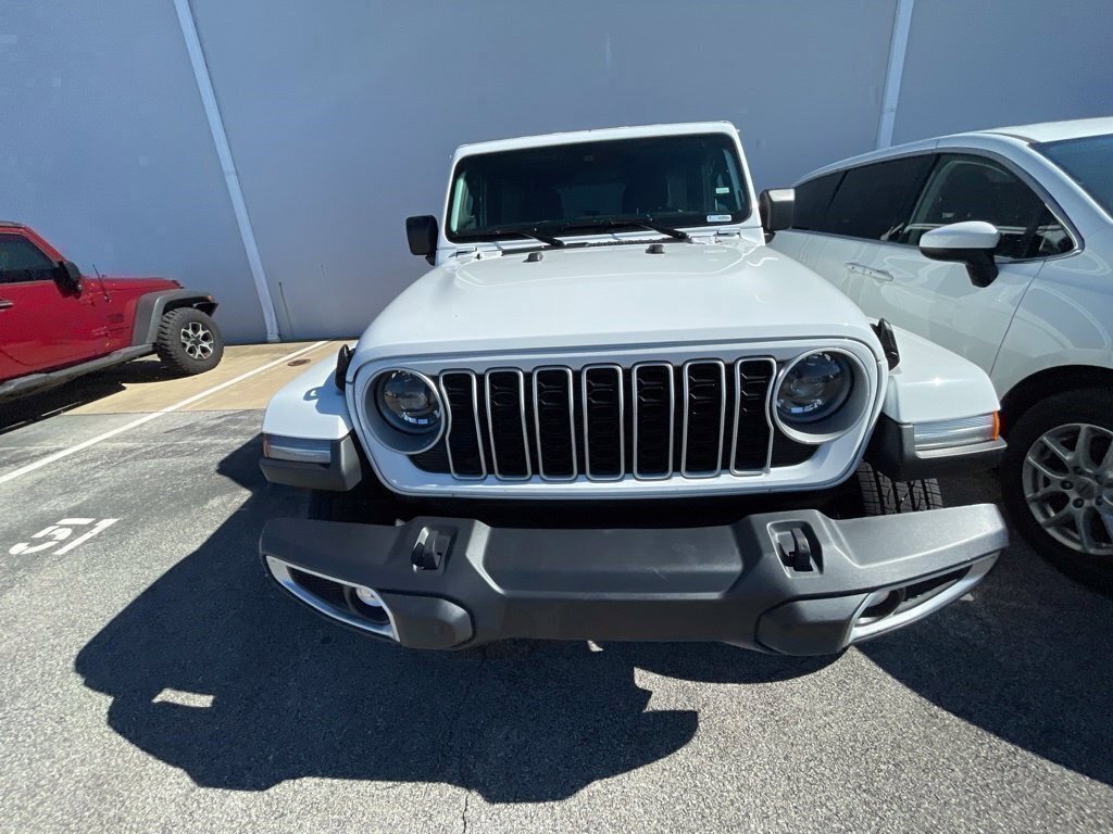 Used 2025 Jeep Wrangler Unlimited Sahara AWD/4WD image 20