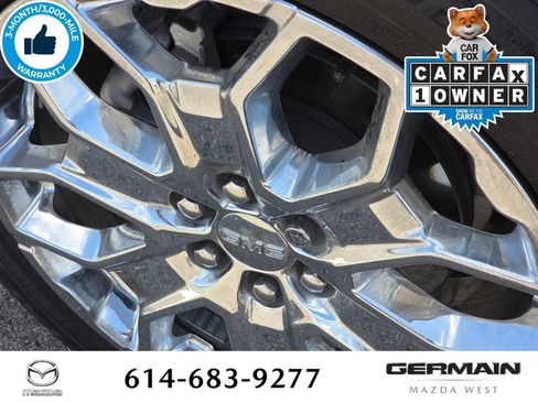 Used 2021 GMC Acadia Denali w/ Denali Technology Package FWD image 14