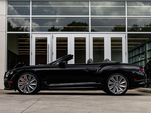 Used 2024 Bentley Continental GT Speed image 14