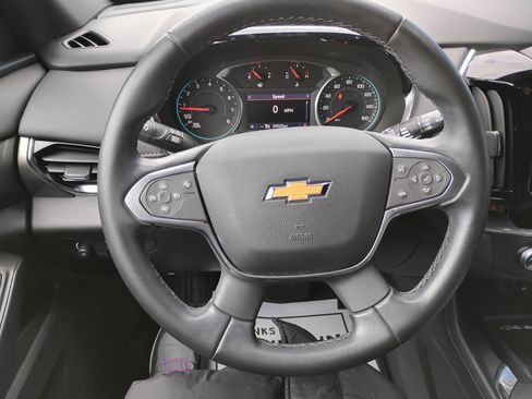 Used 2023 Chevrolet Traverse LT image 9