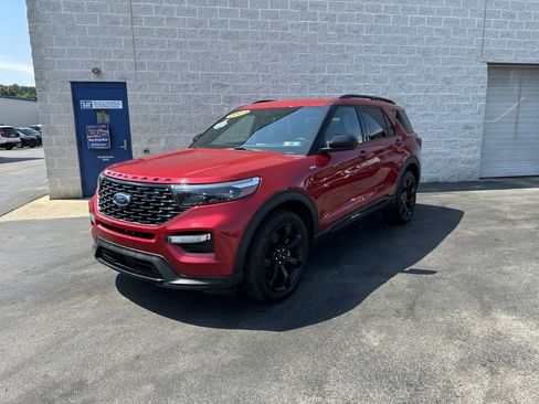 Used 2023 Ford Explorer ST-Line w/ Class IV Trailer Tow Package AWD/4WD image 2