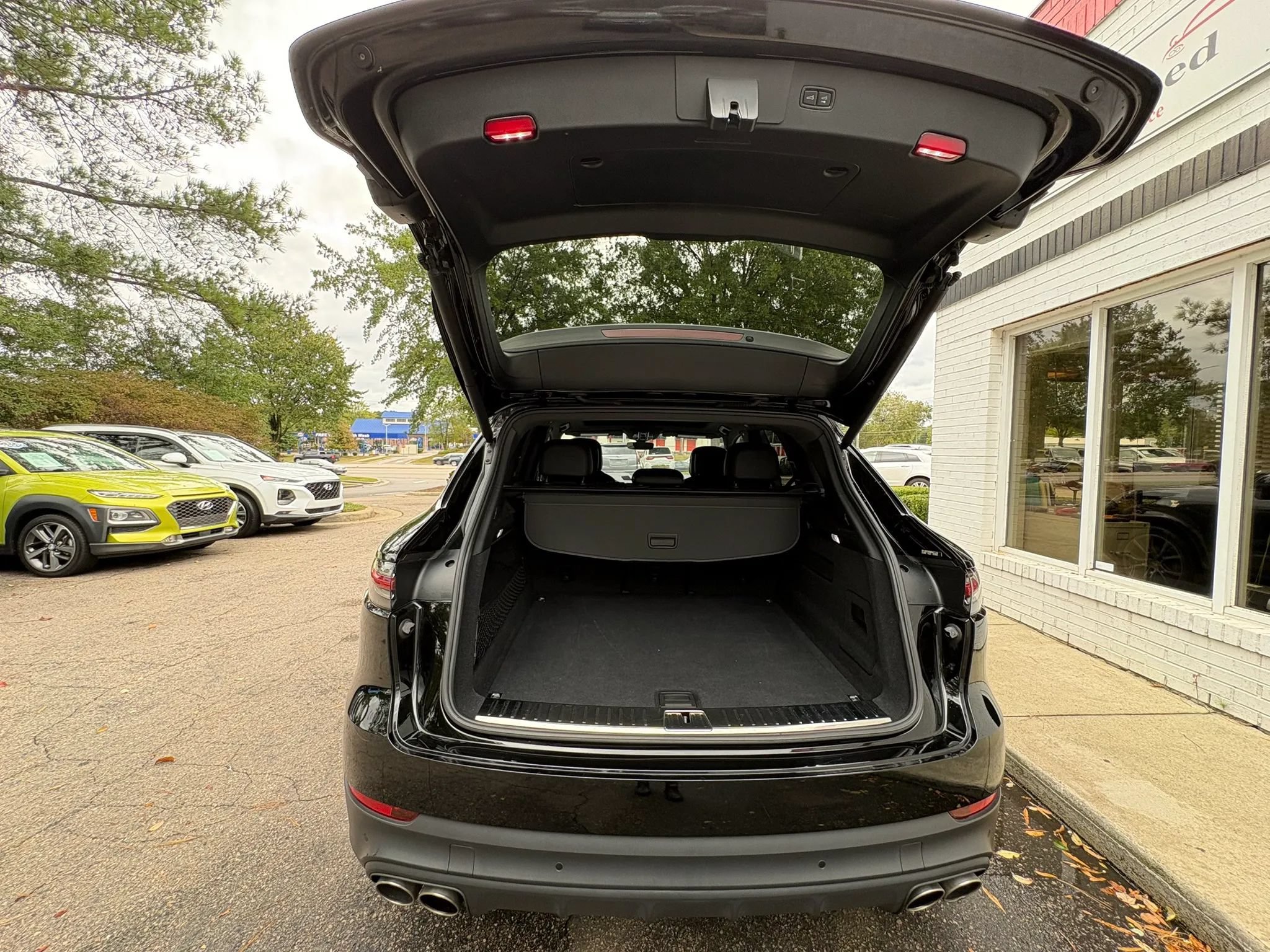 Used 2021 Porsche Cayenne S AWD/4WD image 22