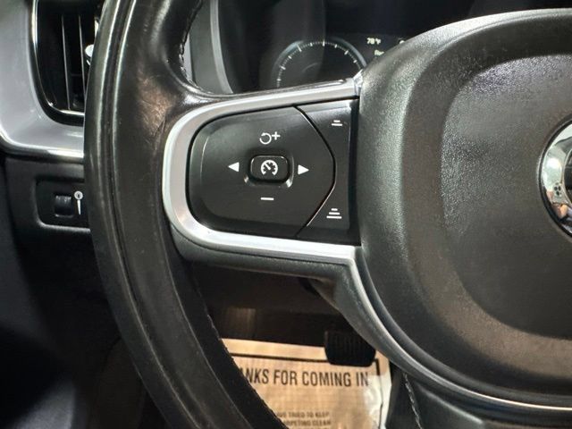Used 2019 Volvo XC60 T5 Momentum w/ Multimedia Package AWD/4WD image 15