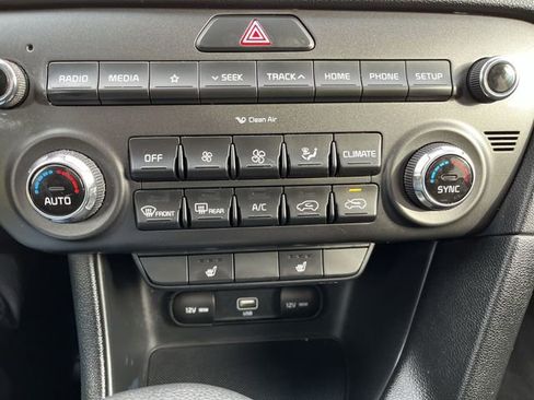 Used 2020 Kia Sportage LX w/ LX Popular Package AWD/4WD image 17