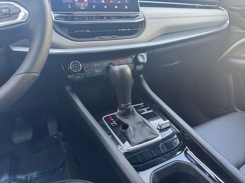 Used 2025 Jeep Compass Limited image 42