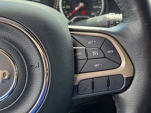 Used 2016 Jeep Renegade 75th Anniversary FWD image 23