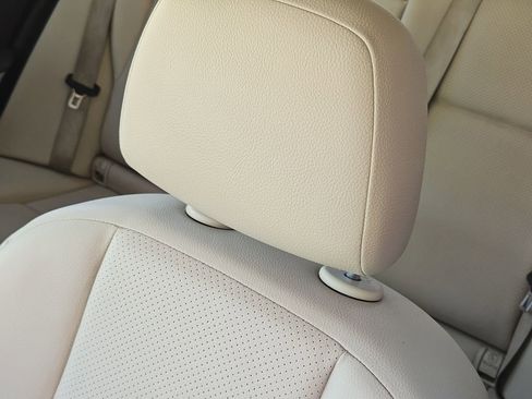 Used 2015 Mercedes-Benz GLK 350 2WD image 14