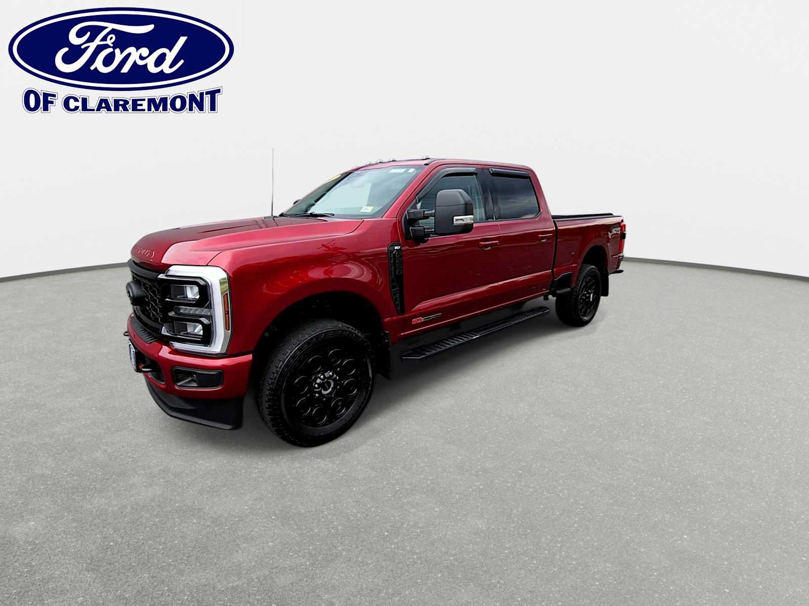 Used 2025 Ford F250 XLT w/ Black Appearance Package AWD/4WD image 4