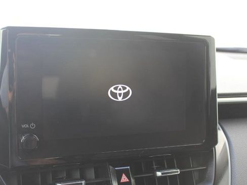 Used 2024 Toyota Corolla Cross XLE w/ Convenience Package image 30