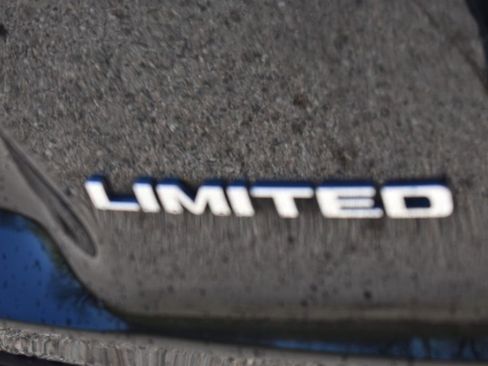 Used 2019 Jeep Cherokee Limited image 19