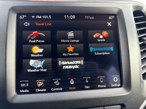 Certified 2023 Jeep Cherokee Trailhawk w/ Premium Leather Package image 32