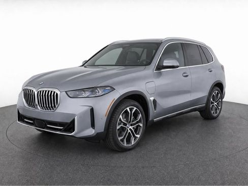 Used 2025 BMW X5 xDrive50e w/ Climate Comfort Package AWD/4WD image 2