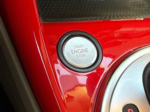 Used 2019 Volkswagen Beetle 2.0T SE w/ SE Premium Package image 37